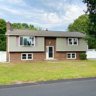35 Custer St, Warwick, RI 02889