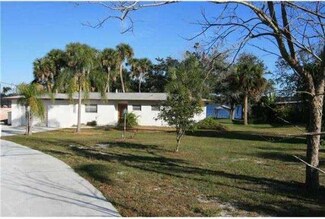 9828 Riverview Dr, Sebastian, FL 32976