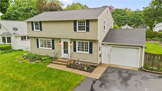 193 Floral Dr, Rochester, NY 14617