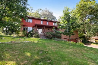 9940 S Wood Ln, Palos Hills, IL 60465