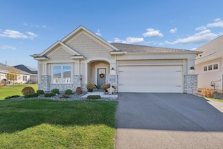 6737 Bellflower Dr, Minnetrista, MN 55331