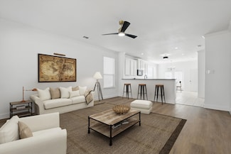 924 Charleston Ln, Savannah, TX 76227