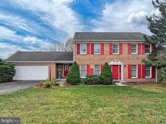 2299 N Point Dr, York, PA 17406