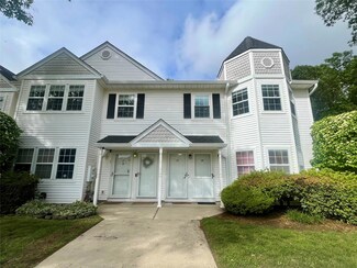 19 Country View Ln, Middle Island, NY 11953