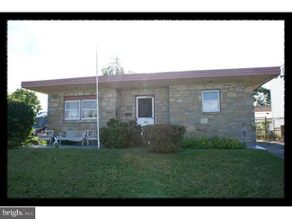 132 Kenny Ave, Sharon Hill, PA 19079
