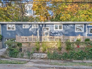 103 Wallis Rd, Chestnut Hill, MA 02467