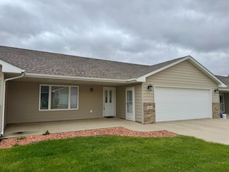 207 W 5th St, Hartford, SD 57033