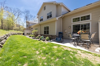 572 Cedar Bluffs Way, Slinger, WI 53086