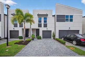 3942 SE Caladium Ct, Stuart, FL 34997