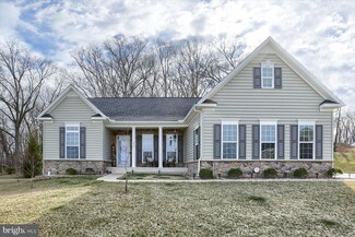 294 Poplar Dr, Boiling Springs, PA 17007