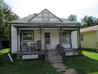 206 S Ash St, Hillsboro, KS 67063