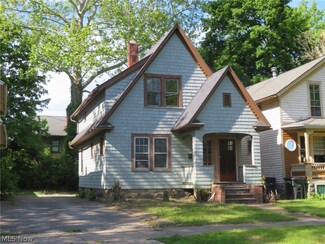 343 4th St, Elyria, OH 44035