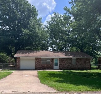 110 NE 6th St, Perkins, OK 74059