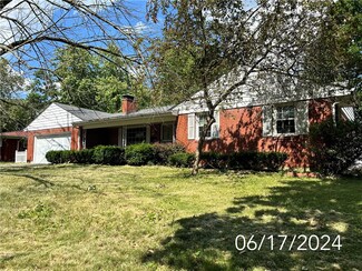3214 N University Ave, Decatur, IL 62526