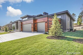 6551 Round Hill Ct SE, Grand Rapids, MI 49546