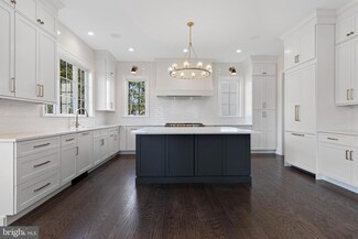 201 Walnut Tree Ln, Malvern, PA 19355