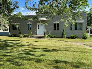 30 Madison St, Port Austin, MI 48467