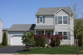 81 E Hummingbird Ave, Cortland, IL 60112