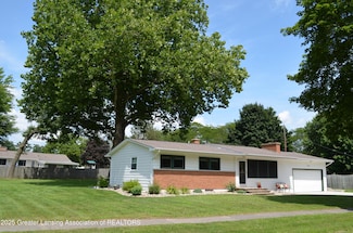 1044 Cliffdale Dr, Haslett, MI 48840