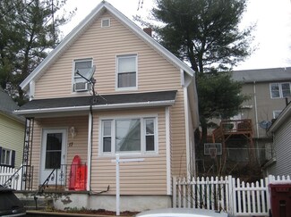 17 Arthur St, Lowell, MA 01851