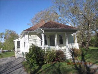 415 Oneil Rd, Somerset, MA 02725