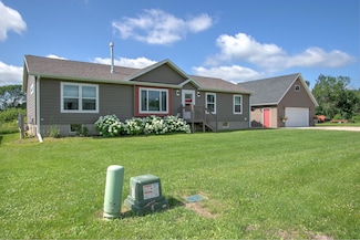 10072 Benjamin Dr, Pine City, MN 55063