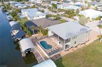 2383 Sycamore St, Saint James City, FL 33956