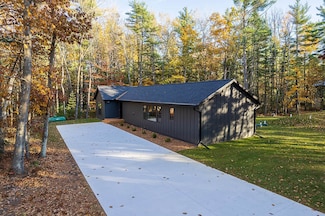 6280 Breezewood Ln, Sturgeon Bay, WI 54235