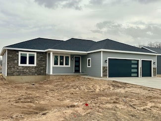 2935 Ridgeline Dr, Portage, WI 53901