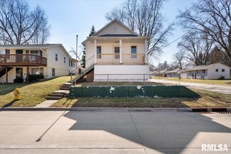 2503 Glenn St, Bettendorf, IA 52722