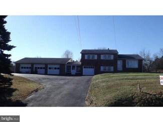 83 Oak Grove Rd, Ottsville, PA 18942