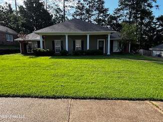 232 Boxwood Cir, Brandon, MS 39047