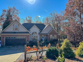 630 Claystone Dr, Inman, SC 29349