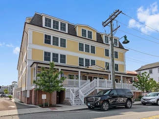 3 Water St, Mystic, CT 06355