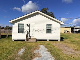 421 & 423 Broussard Ln Ln, Lake Charles, LA 70607