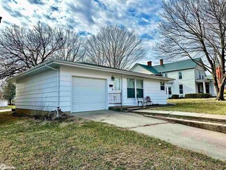 704 Court St, Bedford, IA 50833