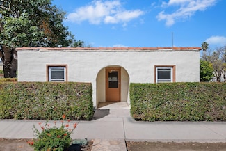 834 W Valerio St, Santa Barbara, CA 93101
