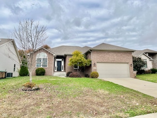 6126 Regency Dr, Columbus, IN 47203