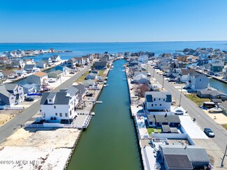 213 Fernwood Dr, Bayville, NJ 08721