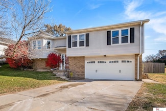 1207 Beaver Lake Blvd, Plattsmouth, NE 68048