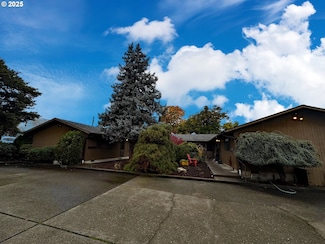 1221 Lewis St, the Dalles, OR 97058