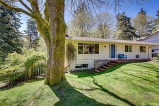 651 Eagle Cliff Rd NE, Bainbridge Island, WA 98110