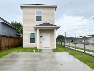 822 Dolores St, Corpus Christi, TX 78405