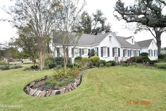701 Bowles St, Belzoni, MS 39038