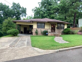 924 Wabash Ave, Vicksburg, MS 39183
