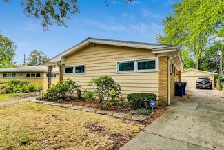 2123 Parkview Ct, Wilmette, IL 60091
