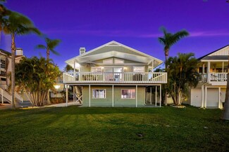 555 S Gulf Dr, Crystal Beach, FL 34681