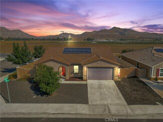 32088 Wyatt Ln, Winchester, CA 92596