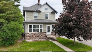 221 E 5th St, Shawano, WI 54166