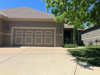 10944 S Wrangler St, Olathe, KS 66061